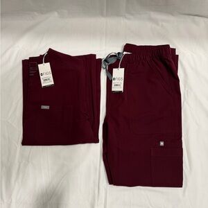 Figs Men’s Burgundy Scrub Set